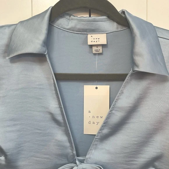 Light Blue Tie-Front Satin Polyester Blouse With Bell Sleeves Sz SM NEW! - Picture 4 of 6